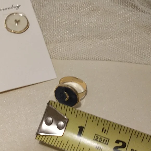 Pretty Enamel Earring Set with a bonus Ring! - Picture 8 of 10